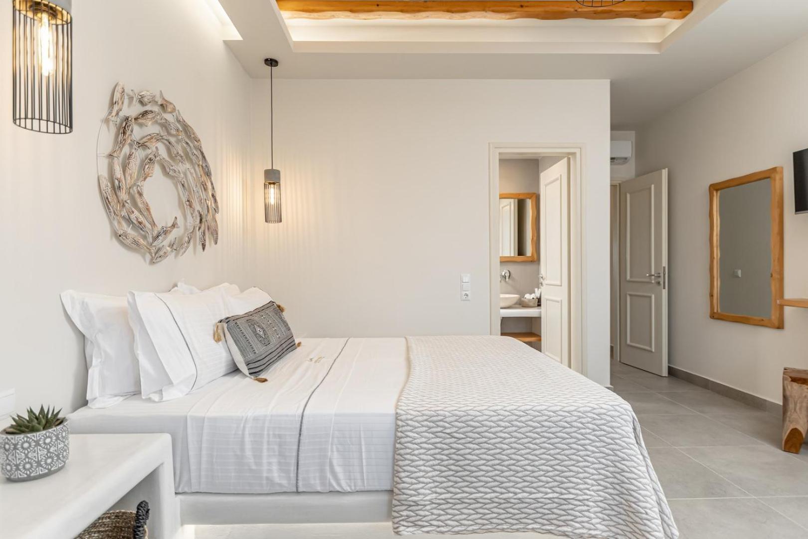 Porto Dema Luxury Suites Schoinoussa Exterior foto